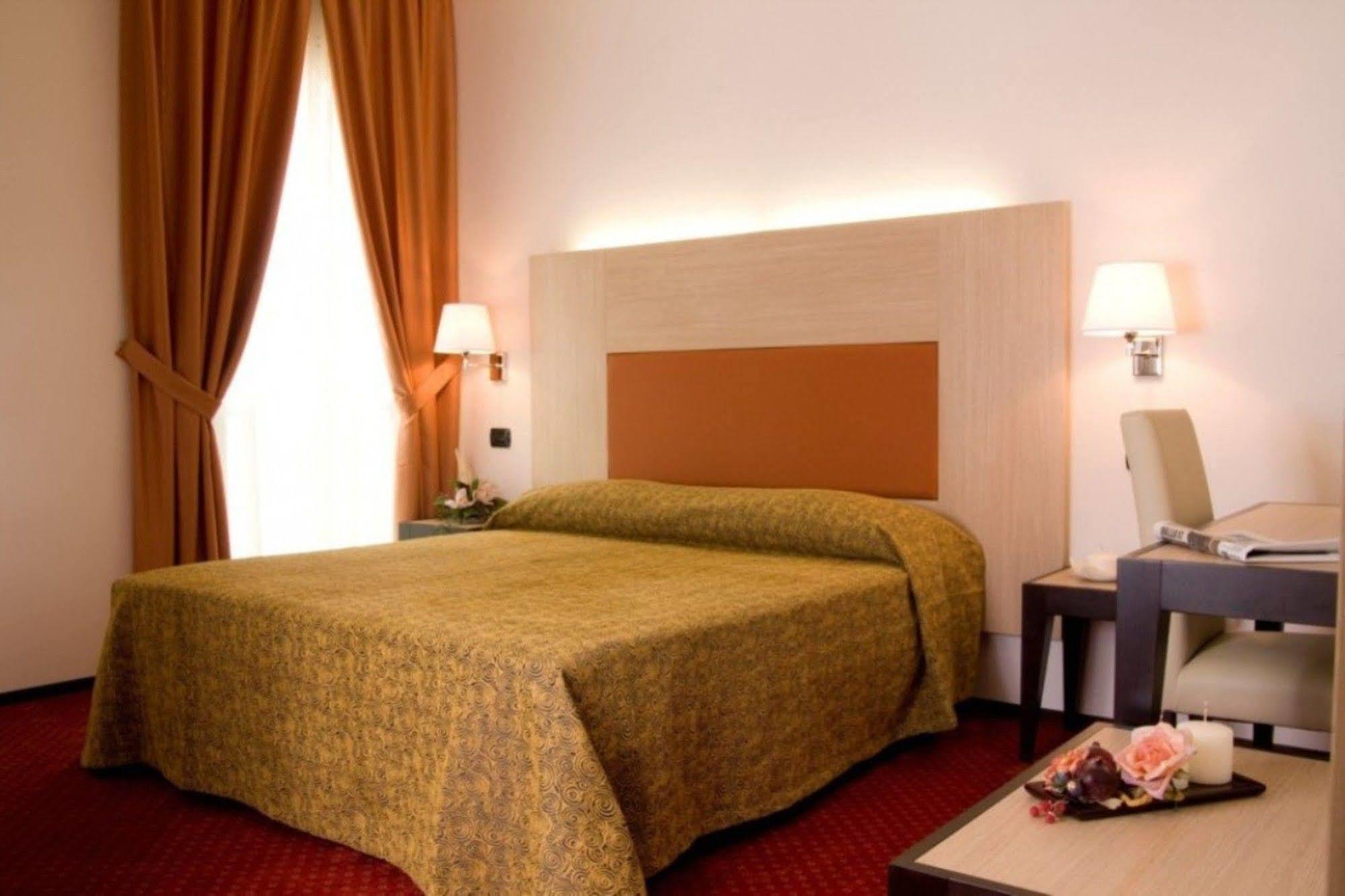 Hotel Fontanelle فراتّا تيرمي المظهر الخارجي الصورة