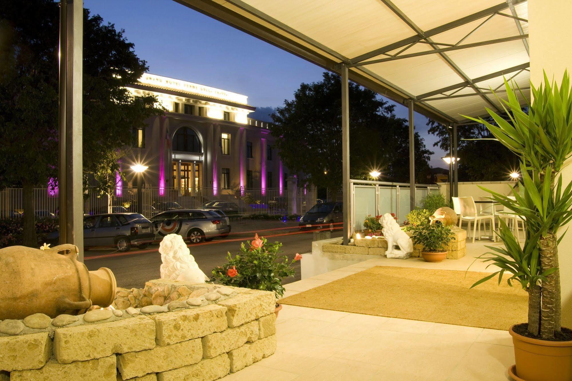Hotel Fontanelle فراتّا تيرمي المظهر الخارجي الصورة